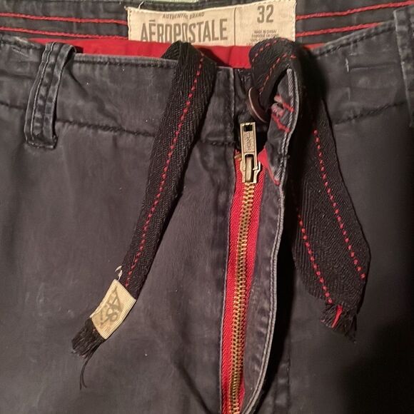 Aeropostale 32 waist navy shorts 10” inseam drawstring belt inside. Red accents - Picture 10 of 15